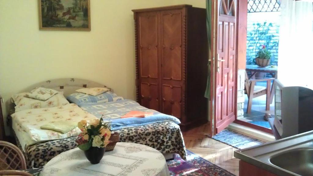 Kitty Apartman Apartment Miskolc Phòng bức ảnh