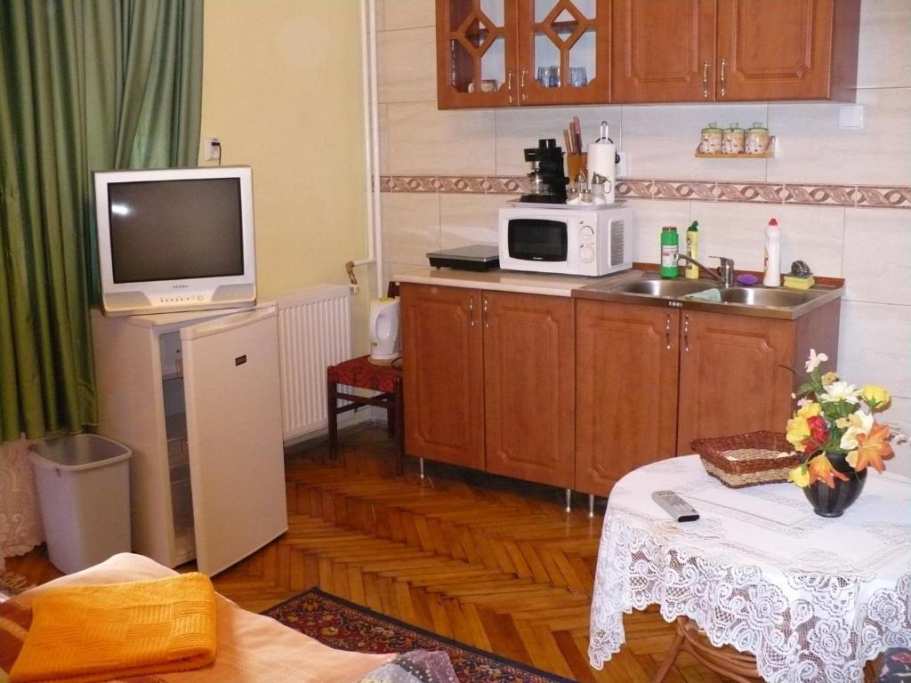 Kitty Apartman Apartment Miskolc Phòng bức ảnh
